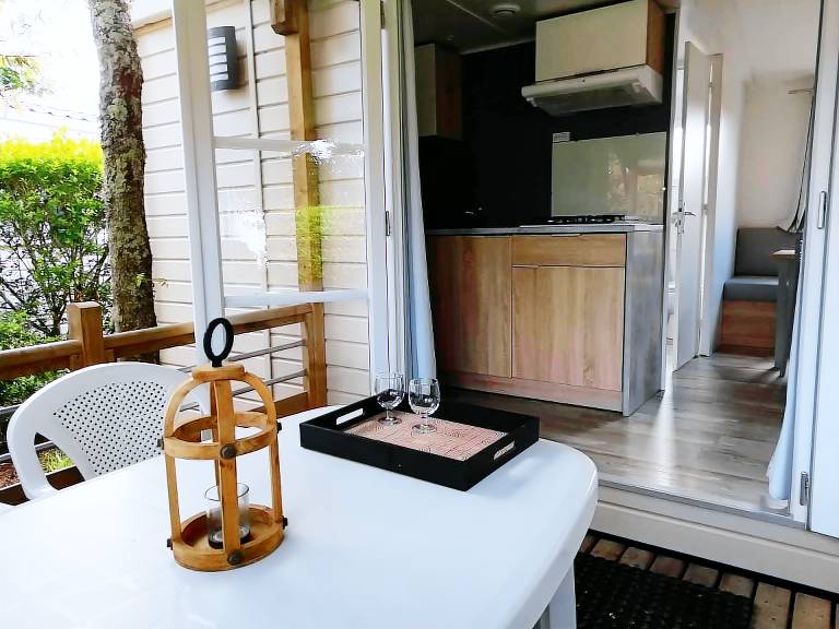 Beautiful mobile home with yard, patio & barbeque | Pets allowed — photo 5