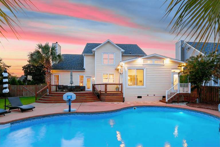 House  Rocky Point