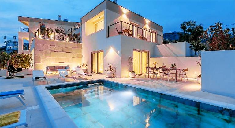 Big villa with pool | Pet-friendly in Podstrana