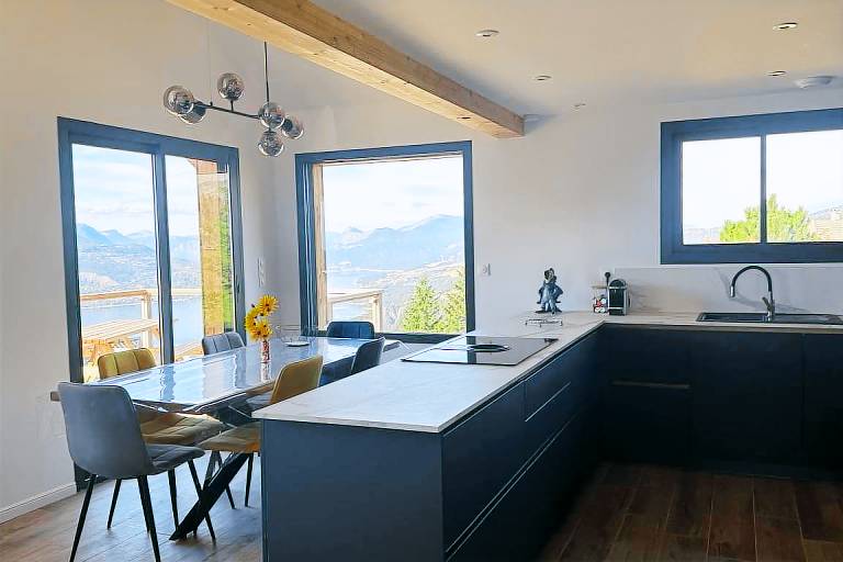 Vacation home with garden, terrace & barbeque — photo 2