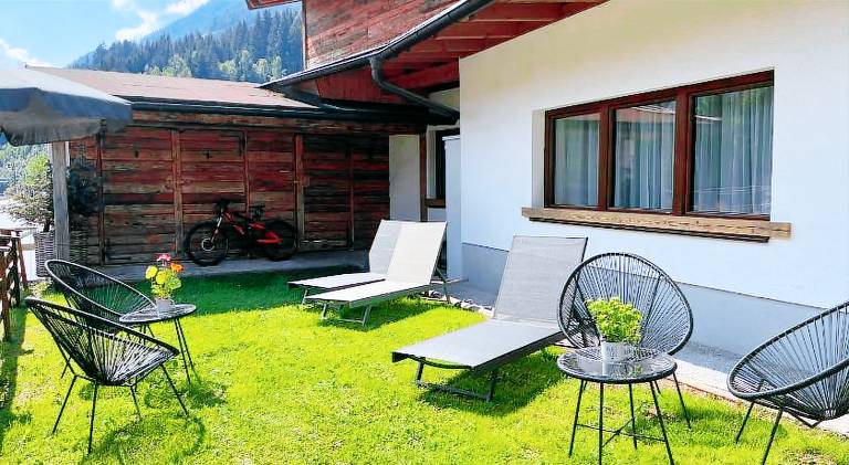 Beautiful serviced apartment with garden & terrace | Next to the ski | Suitable for remote work | Pets are welcome — photo 4