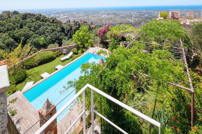 Villa with patio, grill & yard | Panoramic view — photo 3