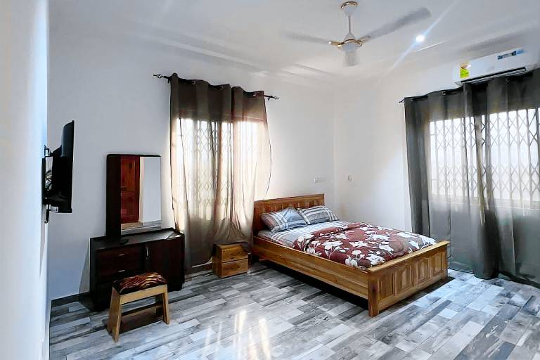 Vacation home with 5 rooms for 12 persons in Prampram