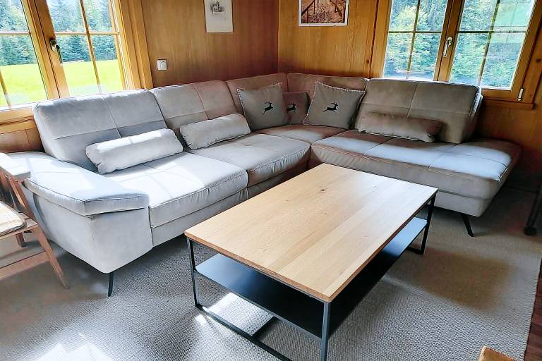 Chalet with terrace, BBQ & yard | Mountain view — photo 4