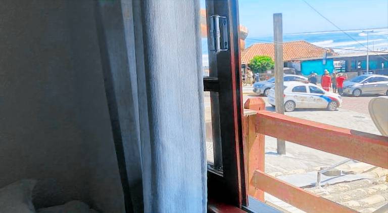 Suites e Quartos Em frente a Praia Grande -Na orla Flavia Alessandra in Arraial do Cabo