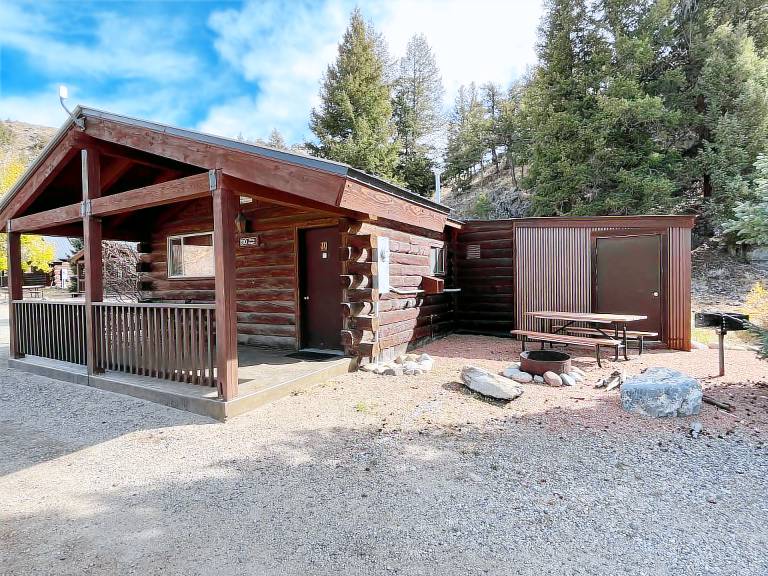 Cabin  Almont