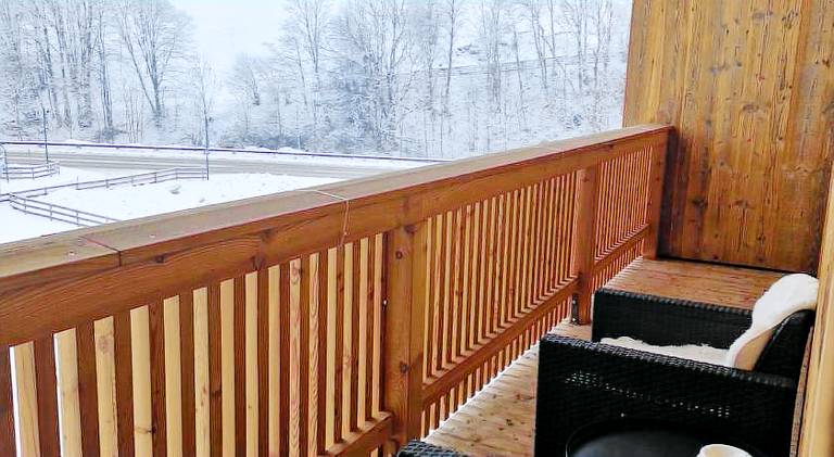 Rental apartment with BBQ & yard — photo 4