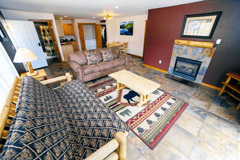 Family-oriented nice cabin with patio & private pool | Pets allowed in Estes Park, CO