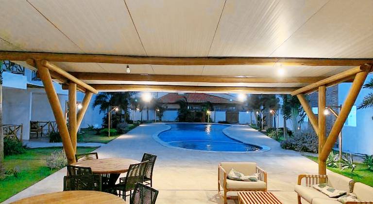 Apartment with pool — photo 3