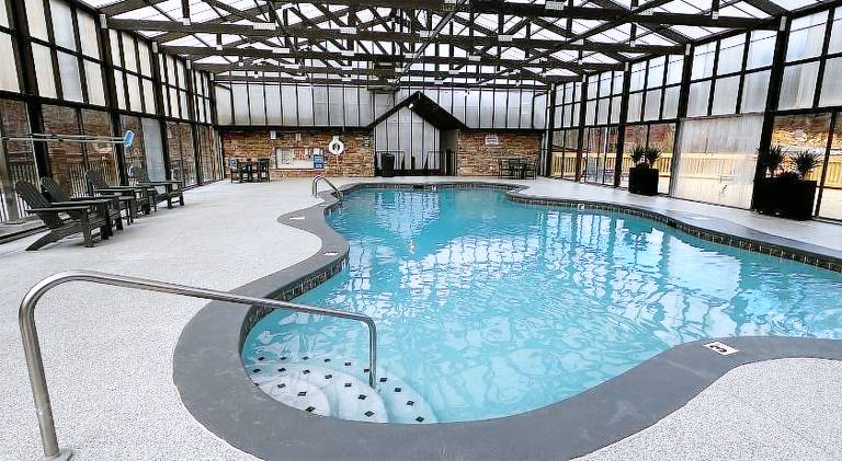 Beautiful house with jacuzzi & pool | Pet-friendly — photo 4