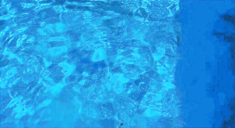 Vacation home with pool — photo 3