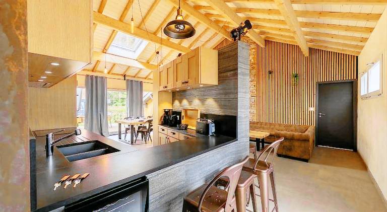 Fully equipped chalet with terrace, barbeque & hot tub | Pet-friendly — photo 3