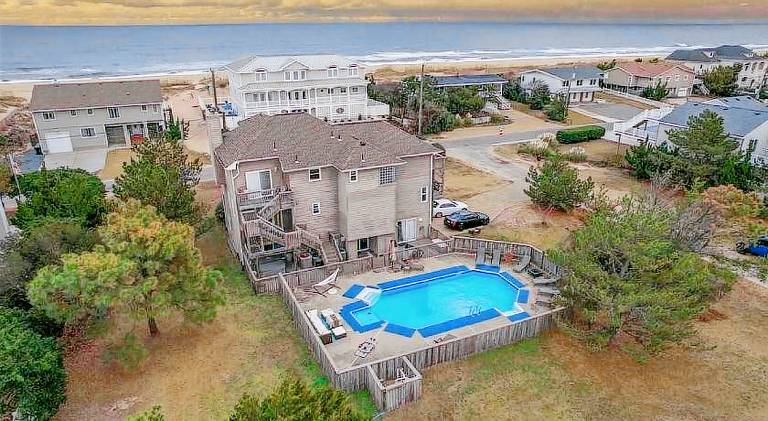 Big house | Close to the beach | Pets allowed in Virginia Beach, VA
