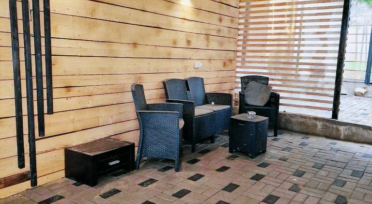 Serviced apartment with patio & garden — photo 5