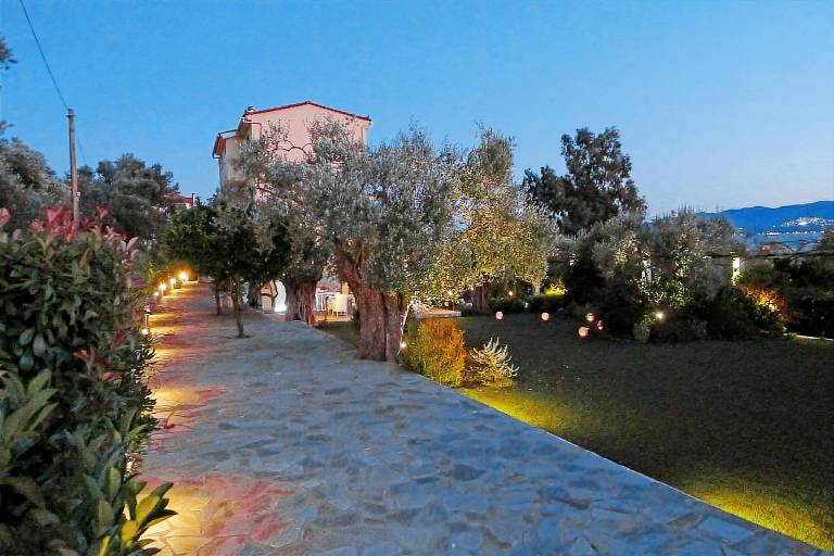 Ampoulos Rooms & Apartments in Lesvos