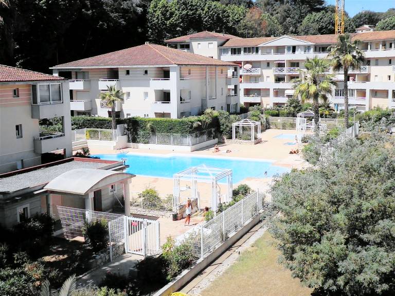 Apartment with pool | Pets are welcome in Biot