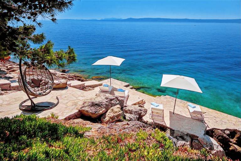 Luxury Villa Sounds of Nature with Pool — photo 4