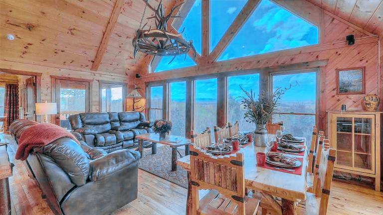 Cloud Top Cabin- Pet Friendly Screened Porch Long Range Views Close to Town — photo 3