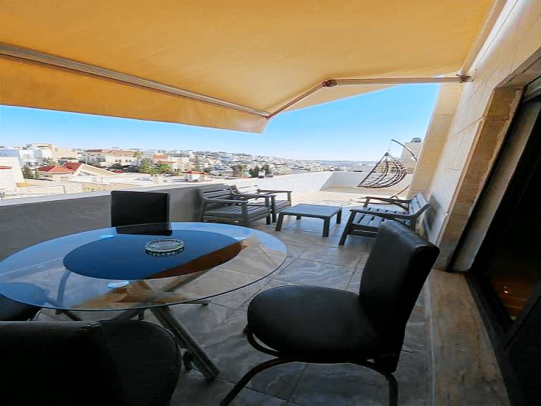 Charming apartment with patio | Dogs allowed — photo 3
