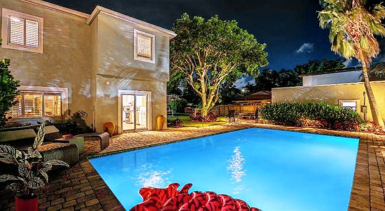 Villa with pool & jacuzzi — photo 5