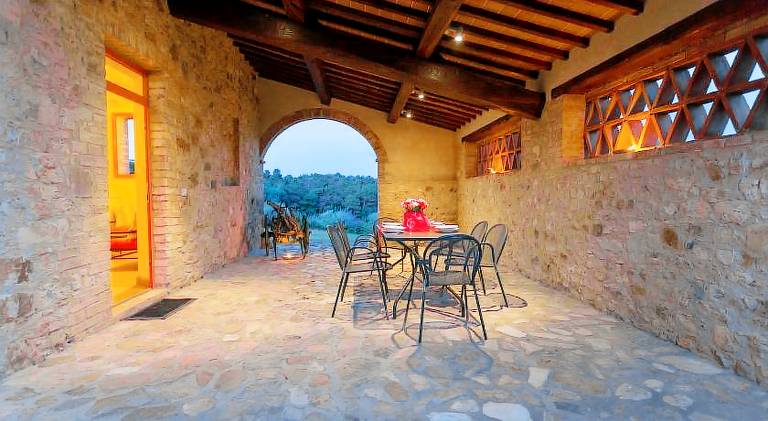 Farm with garden, patio & barbecue — photo 4