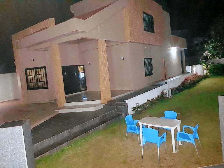 House  Lome