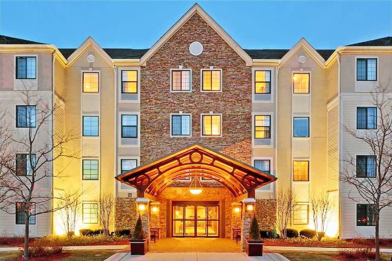 Staybridge Suites Chicago Glenview by IHG