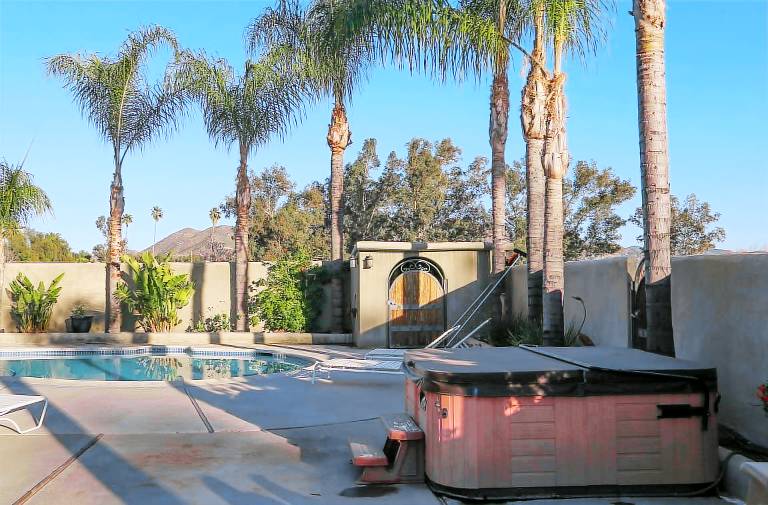 House Lake Elsinore