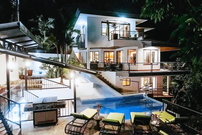 House Manuel Antonio