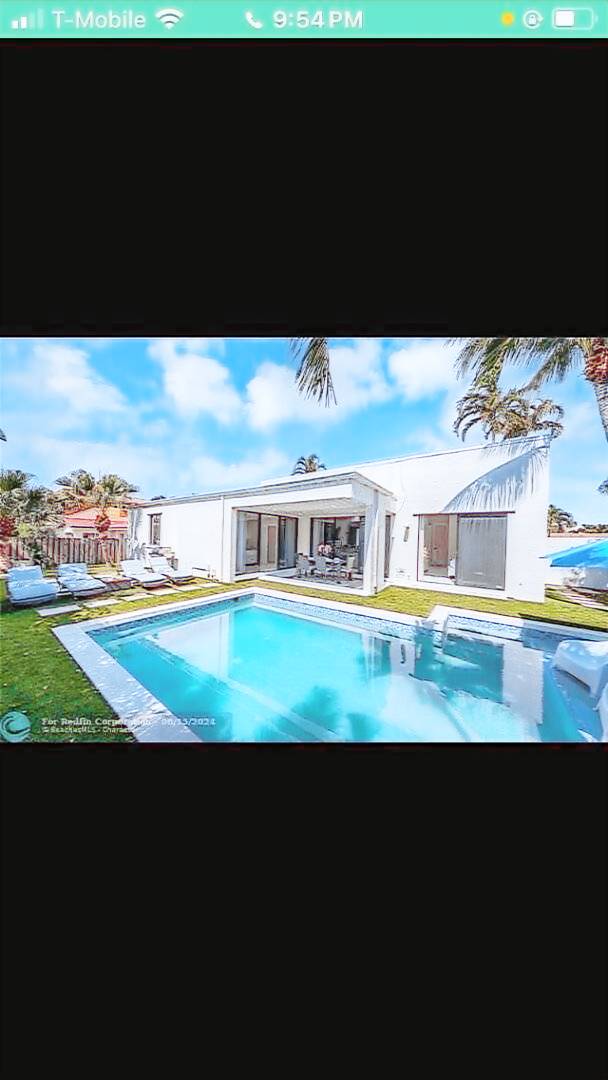 Family-oriented charming vacation home with BBQ, private pool & yard | Garden view | Next to the beach | Dogs allowed in Pompano Beach, FL