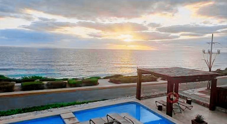 SEA-FRONT VILLA, Isla Mujeres! Stunning Sea Views! — photo 5