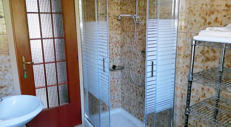 Rental apartment with patio, barbeque & yard | Beach nearby | Pets allowed — photo 2