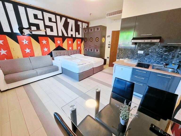 Serviced apartment with terrace, yard & sauna | Pets allowed — photo 2