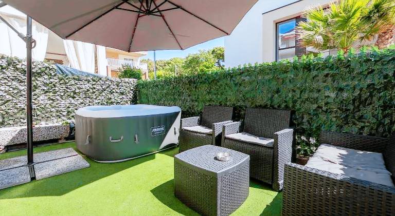 Apartment with jacuzzi & pool in Jesolo