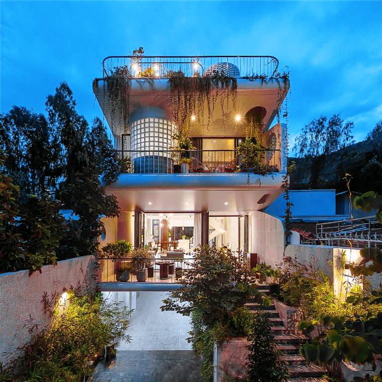 Luxury Nha Trang Private Pool Villa – Beach & Garden Retreat in Nha Trang