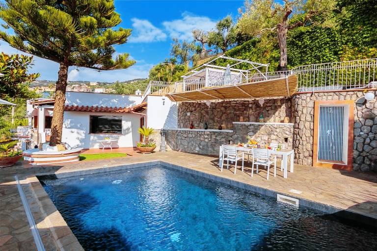 Seaview Luxury Villa with terrace, gym, jacuzzi, pool & bbq — photo 4