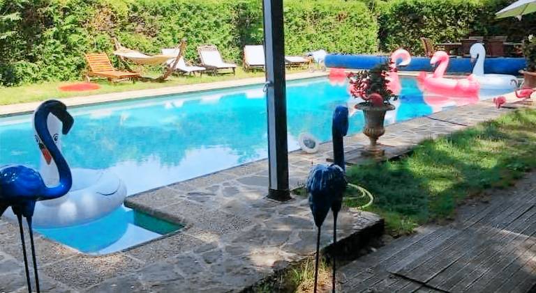 Vacation home with pool — photo 3