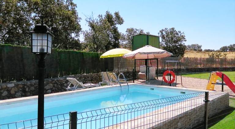 Vacation home with pool in Ávila