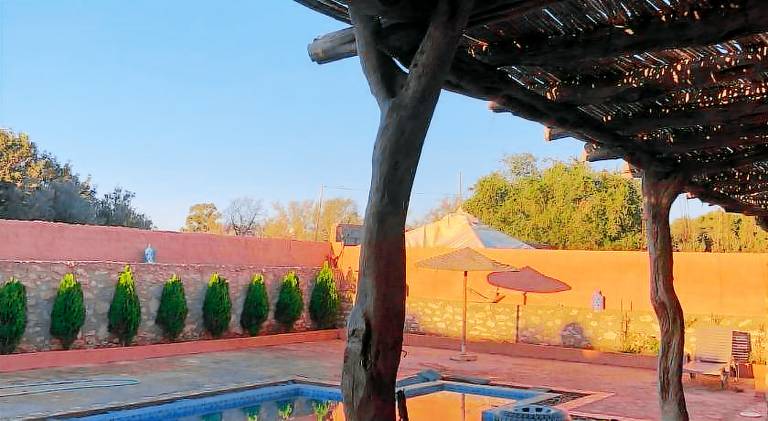 Villa with pool — photo 4