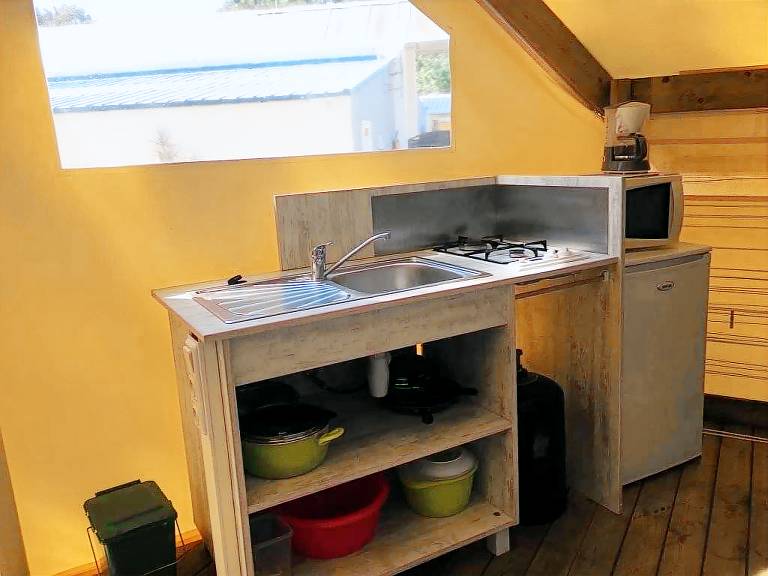 Family-oriented wonderful camping suite with yard, terrace & heated pool | Pet-friendly — photo 3