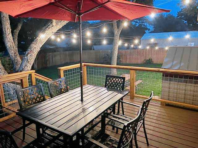 Vacation home with yard — photo 4