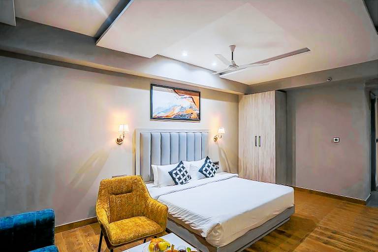 Lavish Stays by Clubhouse Hotel Chandigarh Mohali