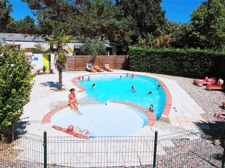Caravan Le Temple-sur-Lot