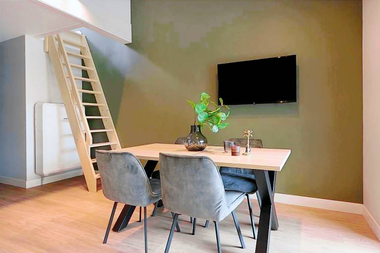 Vacation home with garden & hot tub — photo 4