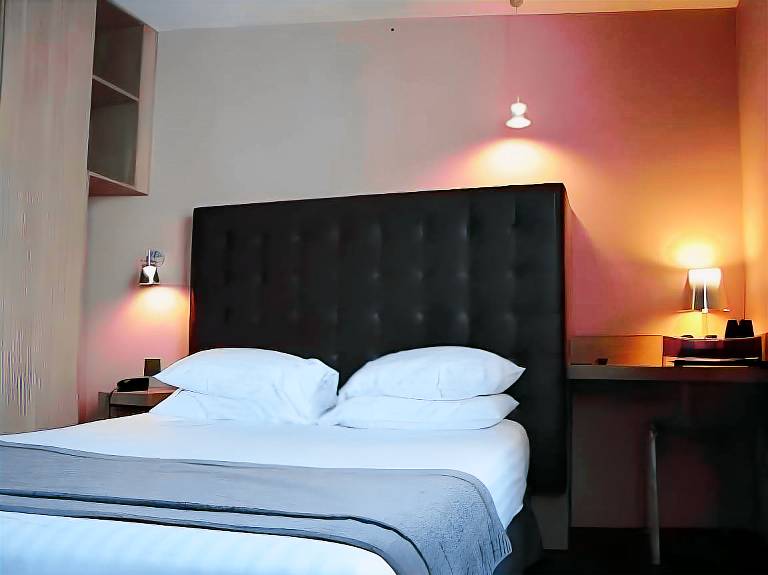 Hotel Saint-Charles in Ivry-sur-Seine