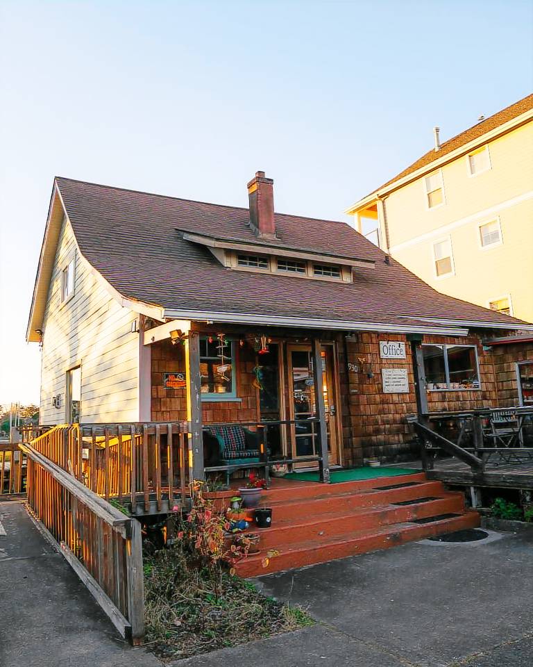 Seaside International Lodge & Hostel — photo 2