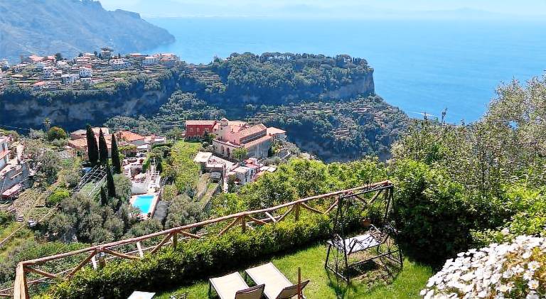 Apartment with yard & terrace | Suitable for remote work in Agerola