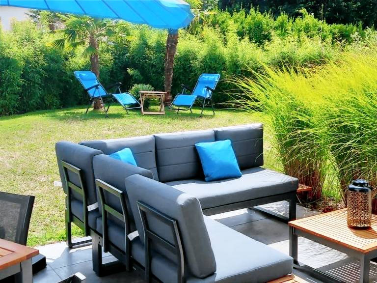Vacation home with terrace, yard & barbecue | Nature view — photo 5