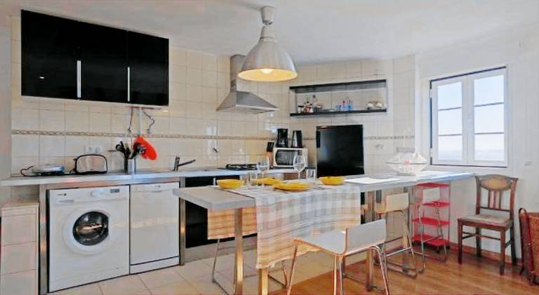 Fully equipped lovely holiday apartment | Close to São Jorge Castle | Dogs allowed — photo 4