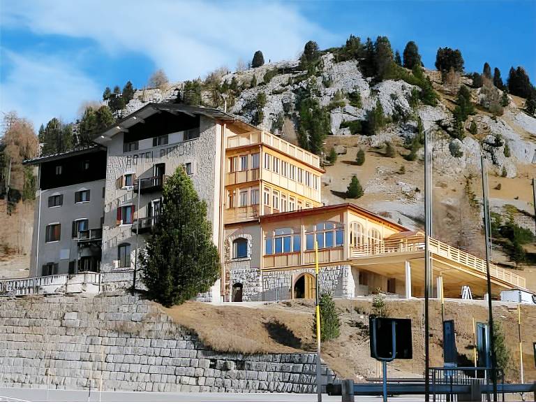 Hotel Pordoi Passo Pordoi Vegetarian Hotel in Canazei